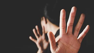 ضحية تفوقها الدراسي.. القصة الكاملة لتشويه وجه طالبة بمدرسة في أكتوبر