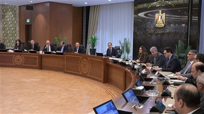 تطوير الطرق والمطارات.. كيف استعدت الحكومة لافتتاح المتحف المصري الكبير؟