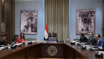 الحكومة تكشف ما تم تنفيذه من حزم اجتماعية في مؤتمر غدًا