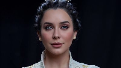 سلاف فواخرجي ترد على التصنيفات السياسية وتكشف عن تجربتها الصعبة في سوريا