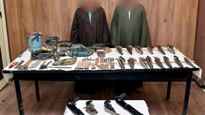 ترسانة أسلحة وذخيرة.. تفاصيل ضبط عنصرين إجراميين في بني سويف