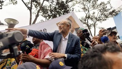 استقبال تاريخي.. من هو إبراهيم رسول سفير جنوب إفريقيا المطرود من أمريكا؟