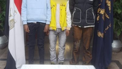 لم يراعوا حرمة رمضان.. أمن القاهرة يضبط عصابة سرقة الحقائب متلبسين