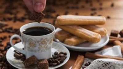 ماذا يحدث لجسمك عند شرب القهوة السوداء يوميًا لمدة شهر؟