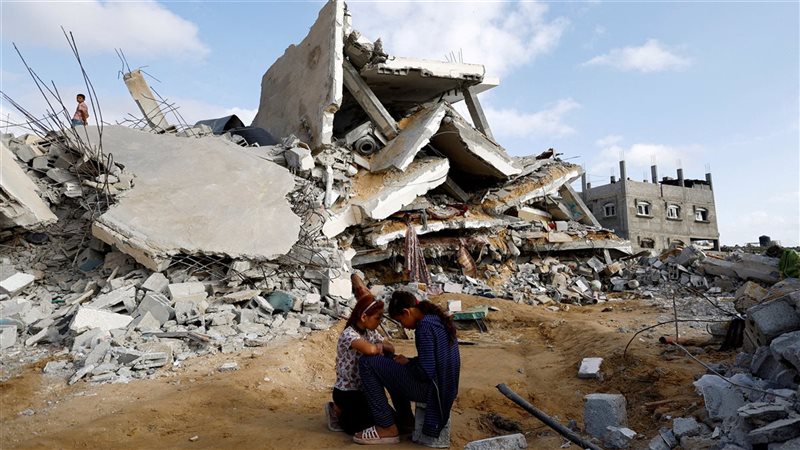 أطفال فلسطينيون وسط