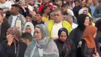 الستات جنب الرجالة.. اختلاط بين المصلين في صلاة عيد الفطر بالمهندسين (صور)