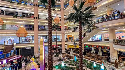 8 قرارات عاجلة من النيابة بعد محاولة شاب الانتحار بمول سيتي ستارز