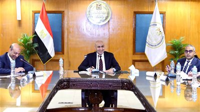   وزير التعليم يعلن تعميم نظام البوكليت في امتحانات الشهادة الإعدادية