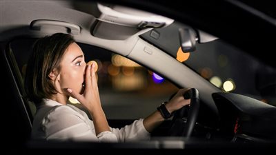 كيف تحافظ على صحة عينيك أثناء القيادة ليلاً؟.. إليك أهم النصائح 