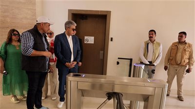 وزير السياحة يتفقد مشروع تطوير الخدمات بمنطقة أهرامات