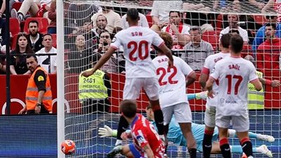 أتلتيكو مدريد يحقق فوزًا قاتلاً أمام إشبيلية ويُبقي على آماله في صراع اللقب