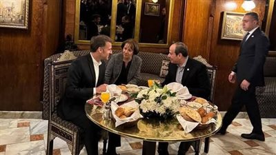 شوربة عدس ومشويات مشكل.. ماذا تناول السيسي وماكرون في مطعم خان الخليلي؟