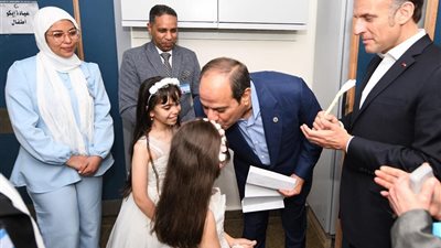 السيسي وماكرون في زيارة للعريش لتفقد الجرحى الفلسطينيين