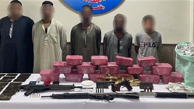 مصرع عنصرين إجراميين وضبط 5 في تبادل إطلاق نار مع الشرطة بقنا