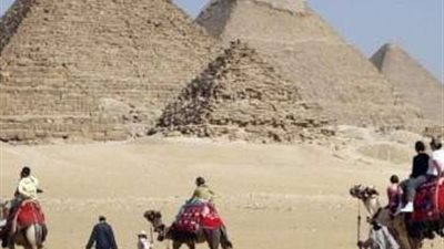 حبس وغرامة.. عقوبات رادعة للتواجد غير المصرح به وتسلق الآثار