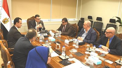 وزير الإسكان يتابع الأعمال الجارية بـ 