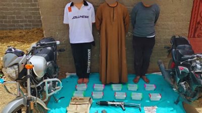 مصرع عنصر إجرامي وضبط 3 آخرين بحوزتهم مخدرات بـ 5.5 مليون جنيه