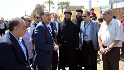 رئيس الوزراء يختتم زيارته لمحافظة أسيوط ويتوجه إلى القاهرة
