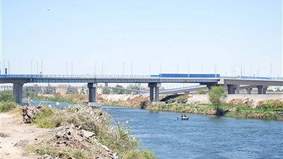 مشروع كوبري منقباد.. جسر جديد يربط بين القرى ويعزز حركة المرور في أسيوط (صور)