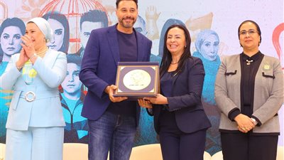 لهذا السبب وزيرة التضامن تكرم صناع مسلسل 