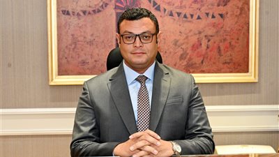 وزير الإسكان يتابع موقف تنفيذ وحدات 