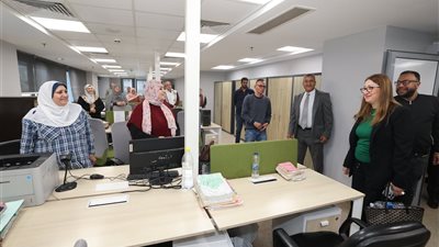رئيس البريد تتفقد مكاتب القليوبية لمتابعة انتظام العمل