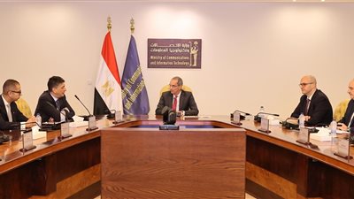 الاتصالات: نتواصل مع القطاع الخاص لتوفير بيئة ملائمة لتعزيز الاستثمار