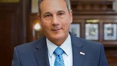 رئيس البنك الأهلي المصري: نُجهز لطرح منتجات مصرفية جديدة بالدولار لجذب المدخرات والثروات