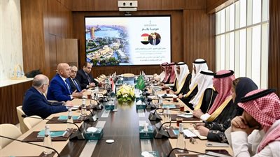  وزير النقل يلتقي نطيره السعودي لتدعيم التعاون المشترك