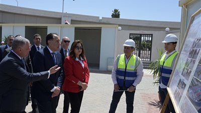 رئيس الوزراء يتفقد أعمال إنشاء السوق الحضرية المُجمعة بحي أول مدينة الإسماعيلية