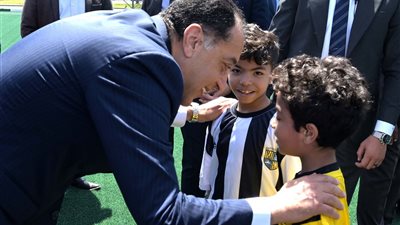  رئيس الوزراء يتفقد 