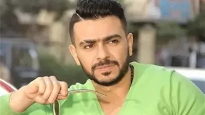 حادث يتسبب في تهشم سيارة الفنان كريم الحسيني.. وقائد الموتوسيكل في المستشفى