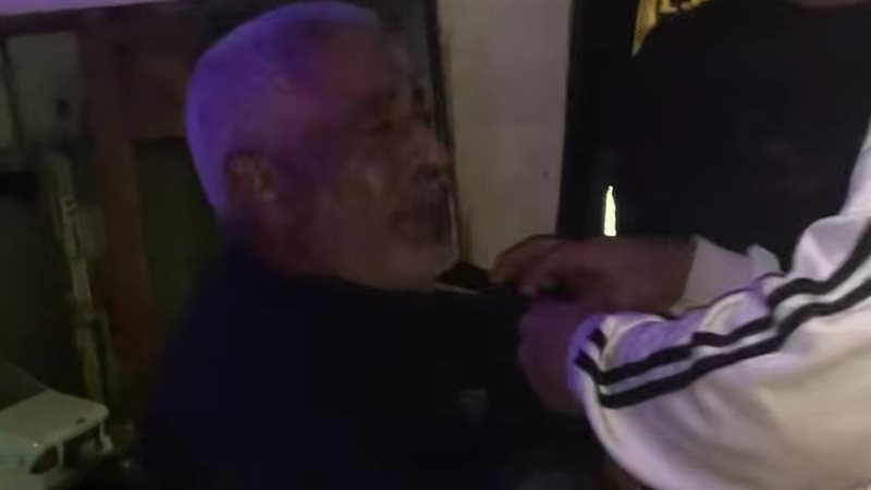 التحرش بفتاة داخل