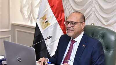 العمل: إجازة مدفوعة الأجر للعاملين بالقطاع الخاص الاثنين والخميس بمناسبة الأعياد