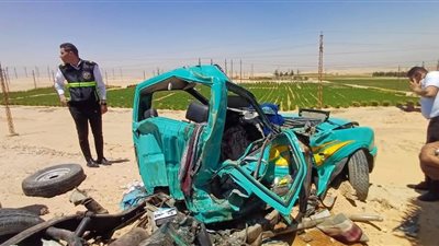 8 ضحايا و25 مصابًا في حادث تصادم سيارتين بمركز ملوى.. صور 