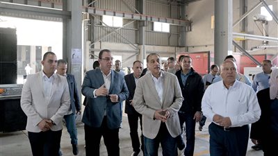 مدبولي عن زيارته لمصانع العاشر: قطعنا شوطًا مهمًا  في دعم الصناعة