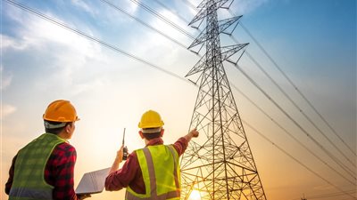 موعد التشغيل والفوائد.. تفاصيل مشروع الربط الكهربائي بين مصر والسعودية