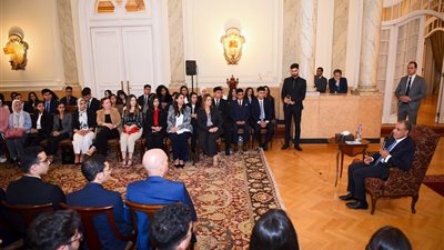 وزير الخارجية يلتقي طلاب الجامعات: الشباب شركاء في صياغة المستقبل