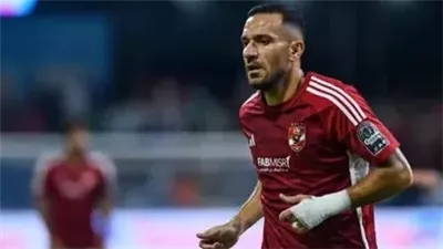 علي معلول يعلن رحيله رسميآ عن الأهلي ويوجه رسالة مؤثرة للجمهور 