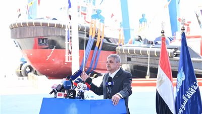 قناة السويس تدشّن القاطرتين 