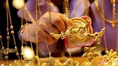 خدعة أنيقة وسرقة سريعة.. لحظة سقوط 