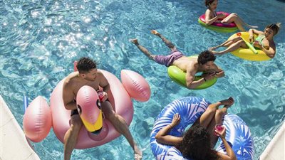 أبرزها الإسهال.. كيف تحمي عائلتك من أمراض مياه حمامات السباحة ؟