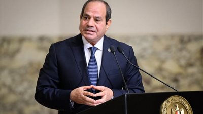 السيسي: مصر ستظل بعقول وسواعد أبنائها المخلصين منارة للإنتاج والتنمية