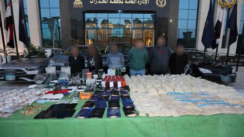 المتهمين والمضبوطات