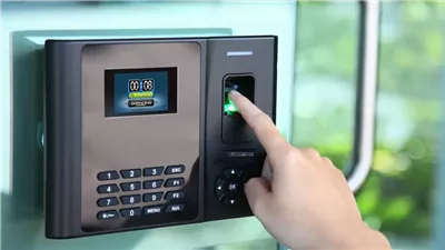 إحالة 21 موظفًا بالغربية للمحاكمة التأديبية بتهمة التلاعب بنظام البصمة