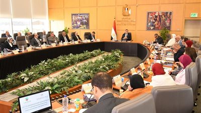 وزير الإسكان يترأس الجمعية العمومية لشركة المقاولون العرب 