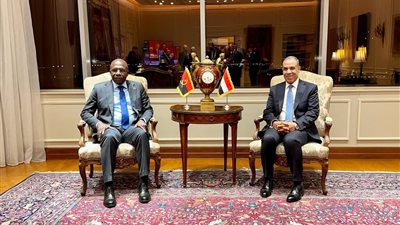 مشاورات بين وزير الخارجية المصري ووزير خارجية أنجولا لتعزيز التعاون الثنائي