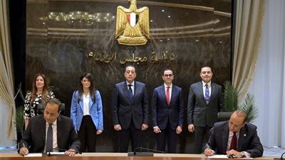 رئيس الوزراء يشهد توقيع عقد تحالف بين 