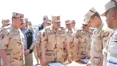 الفريق أحمد خليفة يتفقد المنظومة التعليمية بمعهد ضباط الصف المعلمين