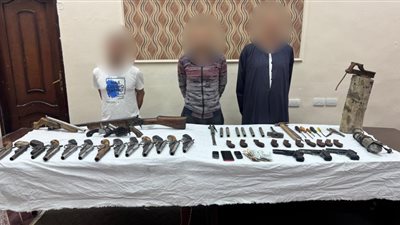 ضبط 3 أشخاص بتهمة إدارة ورشة لتصنيع الأسلحة النارية بالبحيرة